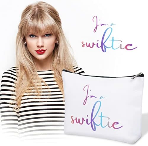 WINZEDGE јас Сум Swiftie Merch Патент Торбичка Патување Торба Пејач Тоалет Торба Подароци За Жени Тинејџерка Пријатели Роденден